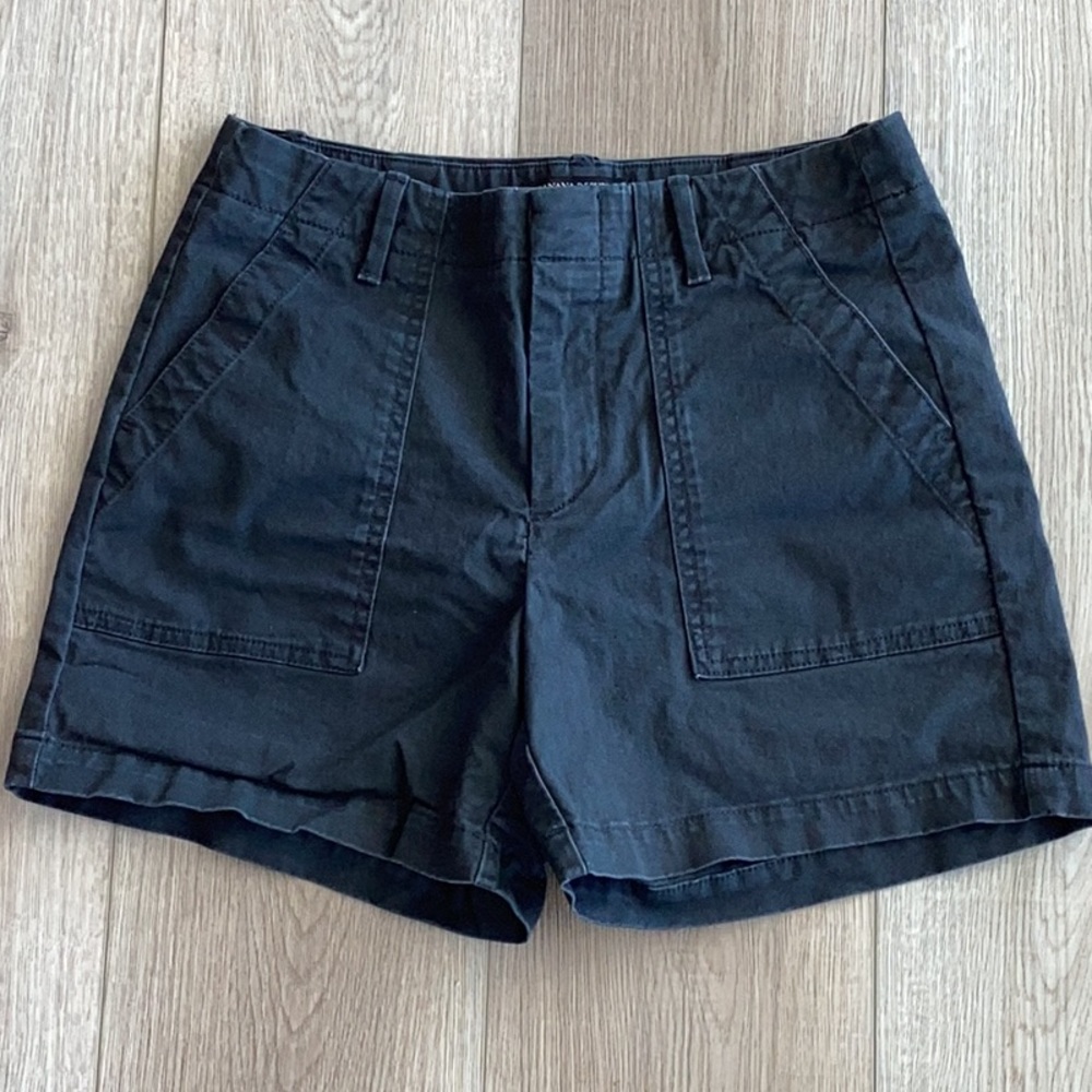 2 For $10 Banana Republic Chino Shorts in Black Size 2